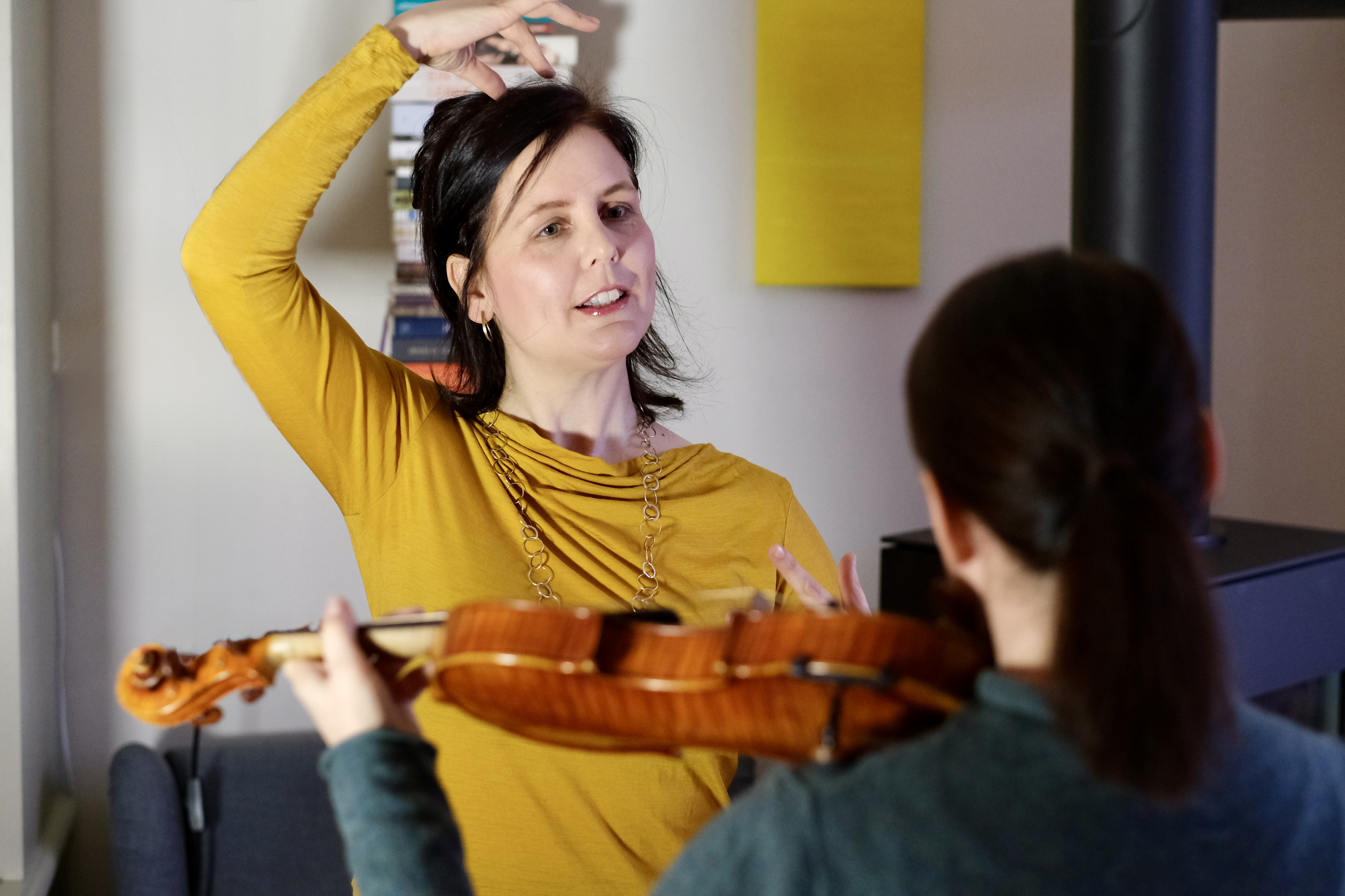 Vivien Wald im Coaching mit einer Violinistin
